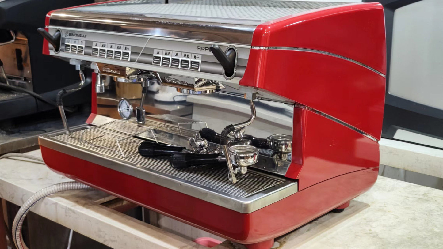 Nuova Simonelli 'Like-New' Commercial Used Coffee Machine（Red）