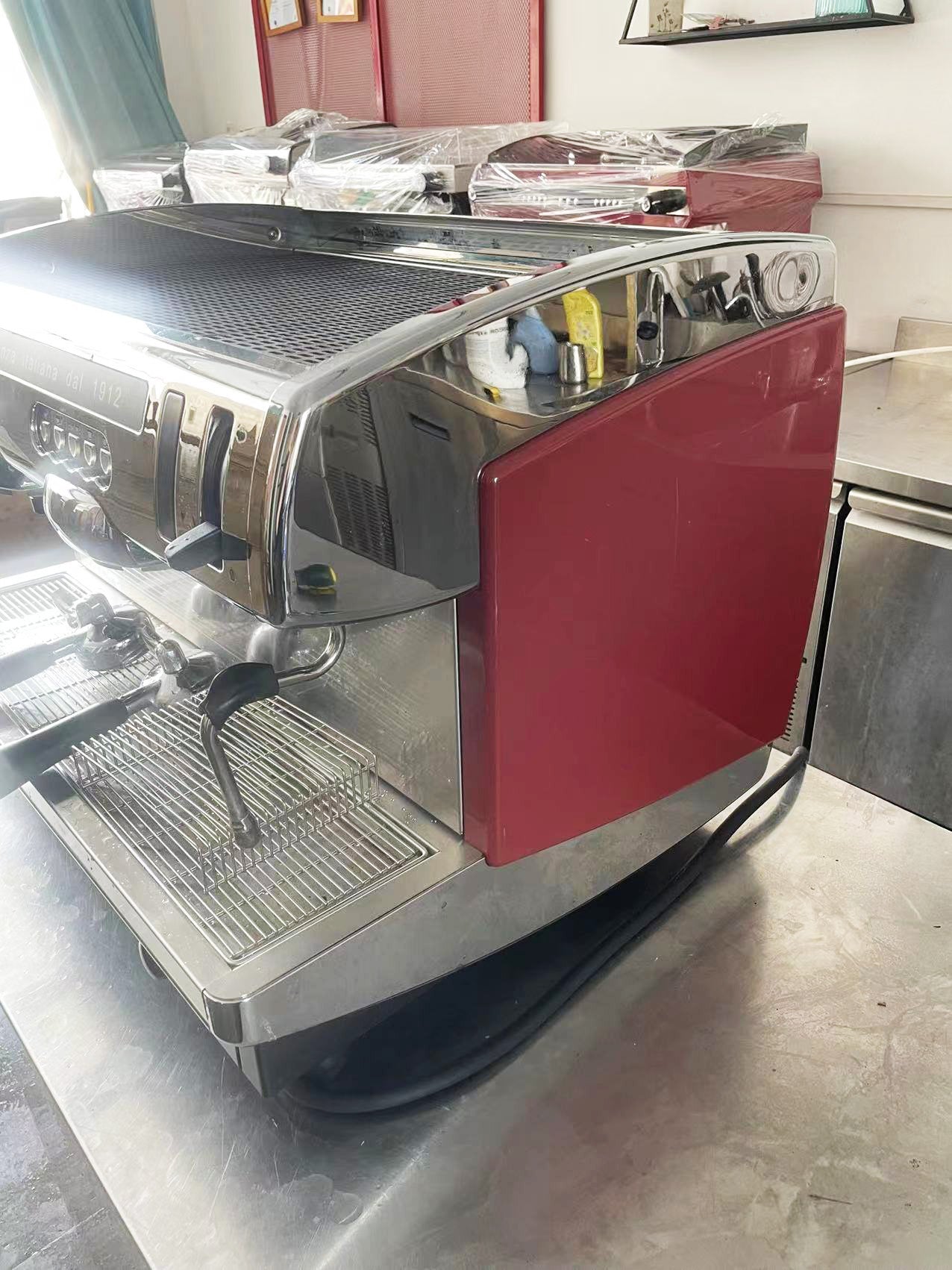 Cimbali 'Like-New' Commercial Used Coffee Machine（Red）