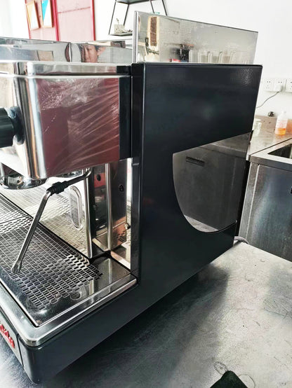 Astoria 'Like-New' Commercial Used Coffee Machine（Black）