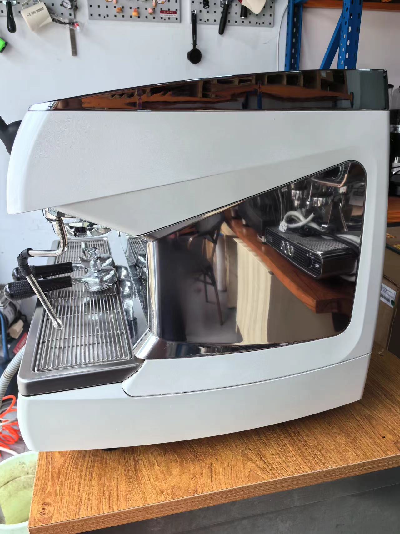 Nuova AURELIA2 'Like-New' Commercial Used Coffee Machine(N-W-063)